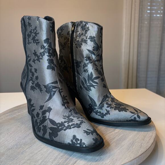 Free People Shoes - Free People Barclay Women's EU 41 Floral Jacquard Ankle Boots Block Heels Sz 11